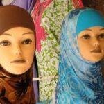 store window female mannequins
